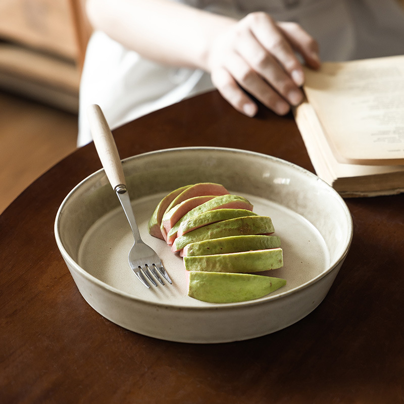 Like retro, don't miss the ceramic deep plate living room fruit plate western food artistic conception household dish tableware plate Like retro, don't miss the ceramic deep plate living room fruit plate western food artistic conception household dish tableware plate