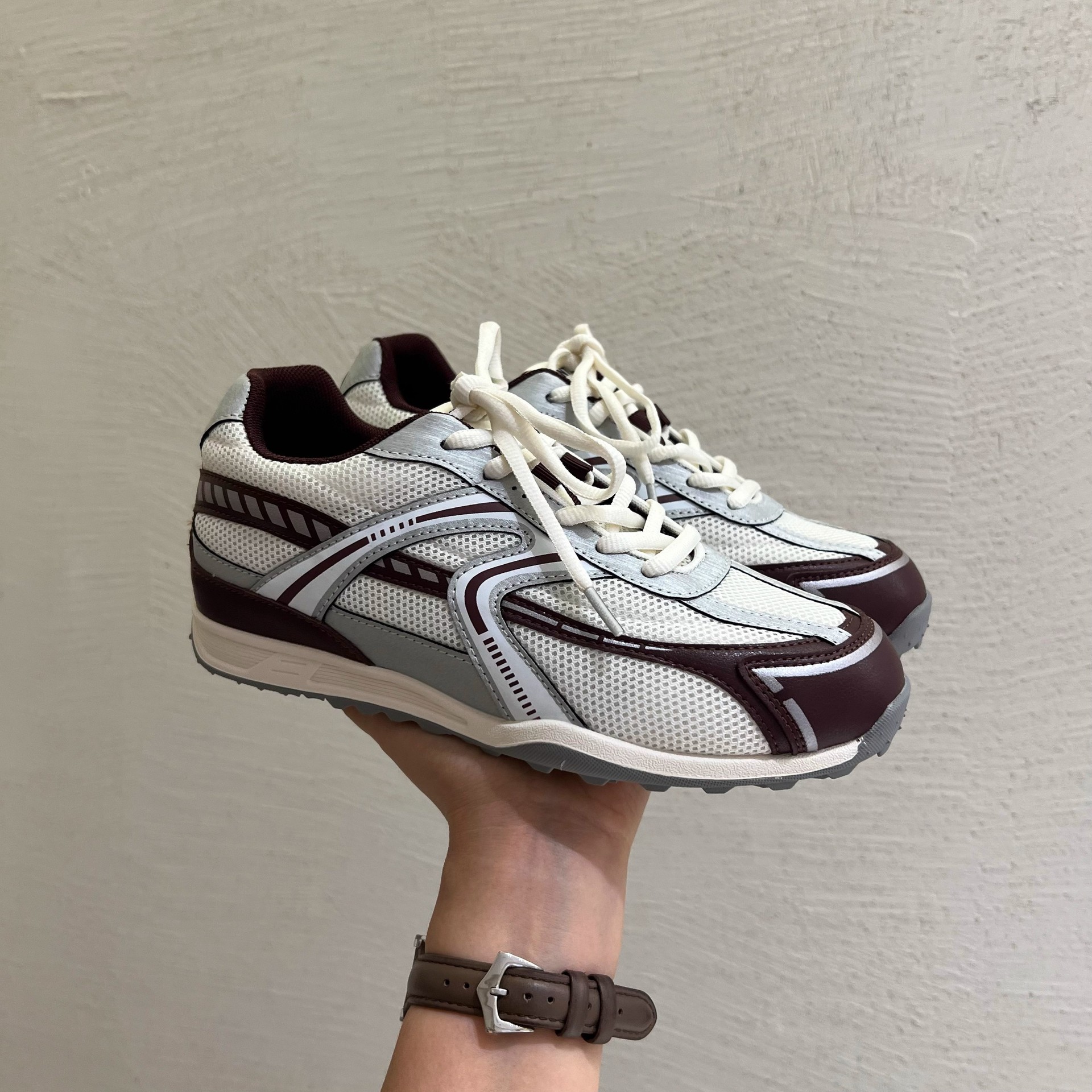 Super fuego retro zapatos de entrenamiento alemán para mujeres 2025 otoño nuevo transpirable versátil al aire libre casual in-mode zapatos deportivos frescos para mujeres