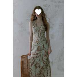 高级感法式复古蝴蝶印花领收腰显瘦无袖连衣裙女优雅好版型长裙