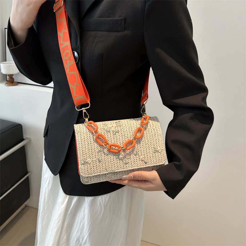 Gewebte Tasche 2024 trendiger neuer Trend, breiter Schultergurt, einzelne Schulter-Unterarmtasche, Pendlertasche für den Außenbereich, Tasche mit Kettengurt_voghion.com