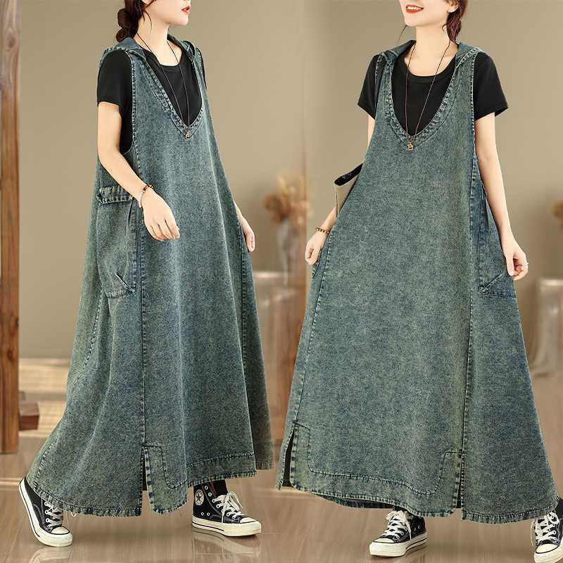 Summer capacious vest with hood