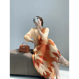 连衣裙;女式T恤;时尚休闲套装