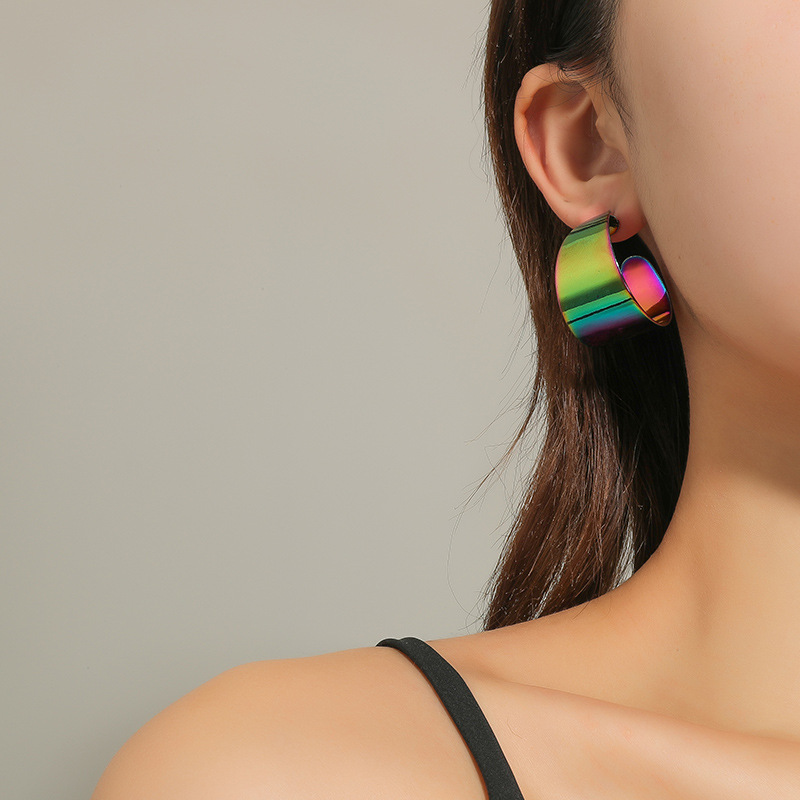 Fashion New Creative Design Alloy Exaggerated C-shaped Earrings Wholesale display picture 4