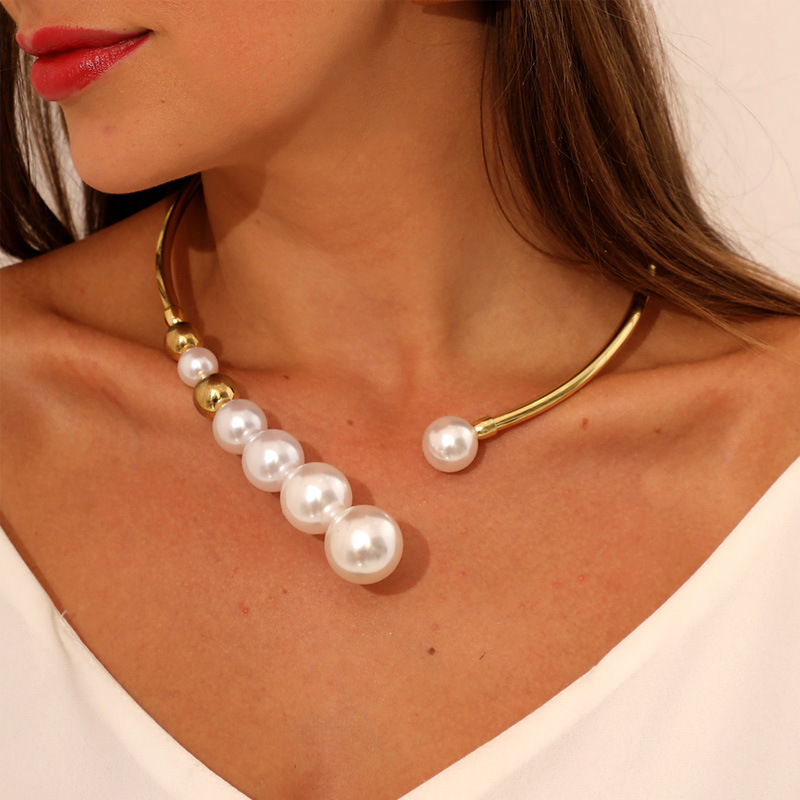 Europa y América moda exagerada collar de perlas simple versátil pequeñas cuentas de oro collar abierto exquisita joyería de cadena de clavícula para las mujeres