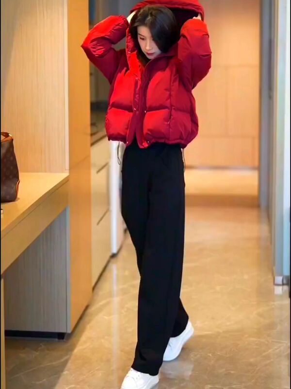Winter Outfit for Petite People: a Complete Set of New Year's Wine Red Hooded Cotton Jacket and Fleece-Lined Straight-Leg Pants Two-Piece Set