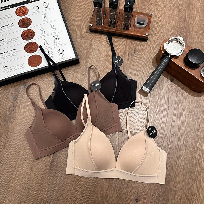 Simple French seamless smooth triangle cup underwear comfortable gathered without steel ring mesh stitching bra 1980