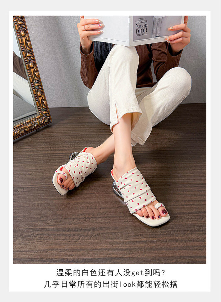 Giày sandal nữ gót 6 cm mũi vuông giấu gót, thiết kế xếp ly chấm bi, gót dị hình — Màu nâu, Màu trắng chi tiết 11