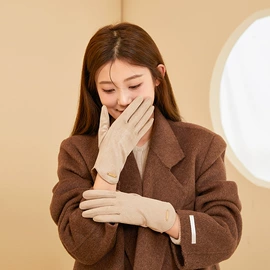 成人手套;成人帽;围巾