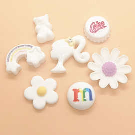 跨境推荐创意小众白色套装diy饰品树脂配件彩绘M豆小熊太花美人