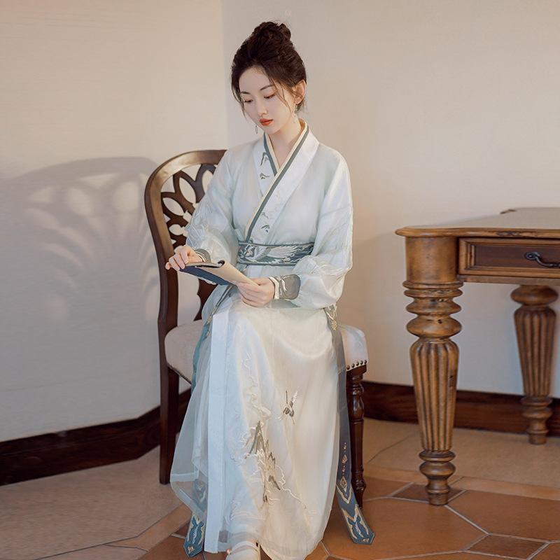 中国风夏浅色女装古风汉元素改良日常汉服女复古仙气长袖直裾套装