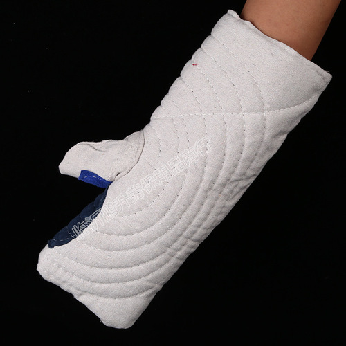 Long two-finger insulation gloves with leather and cotton, high temperature resistance, anti-scalding resistance, wear resistance, thick cold resistance, baking oven, restaurant labor protection