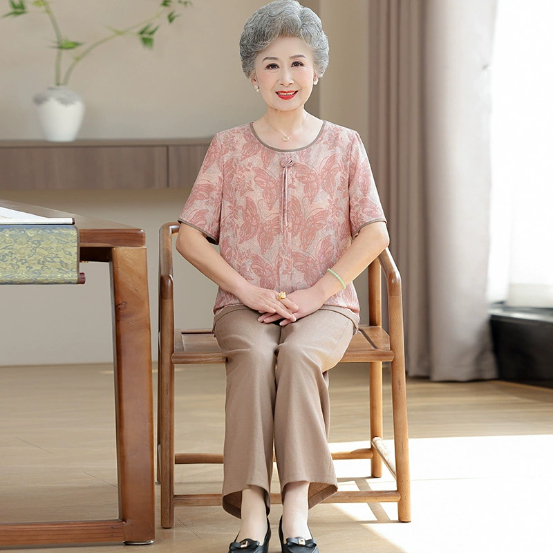 Summer костюм для мамы 2025 новый набор из двух частей для пожилых бабушек с короткими рукавами футболка топ для старой леди одежда