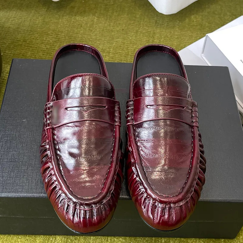 In stock 2026 pleated loafers, small leather shoes, all-season fashion single shoes, European style genuine leather retro small leather shoes, women's shoes, large size