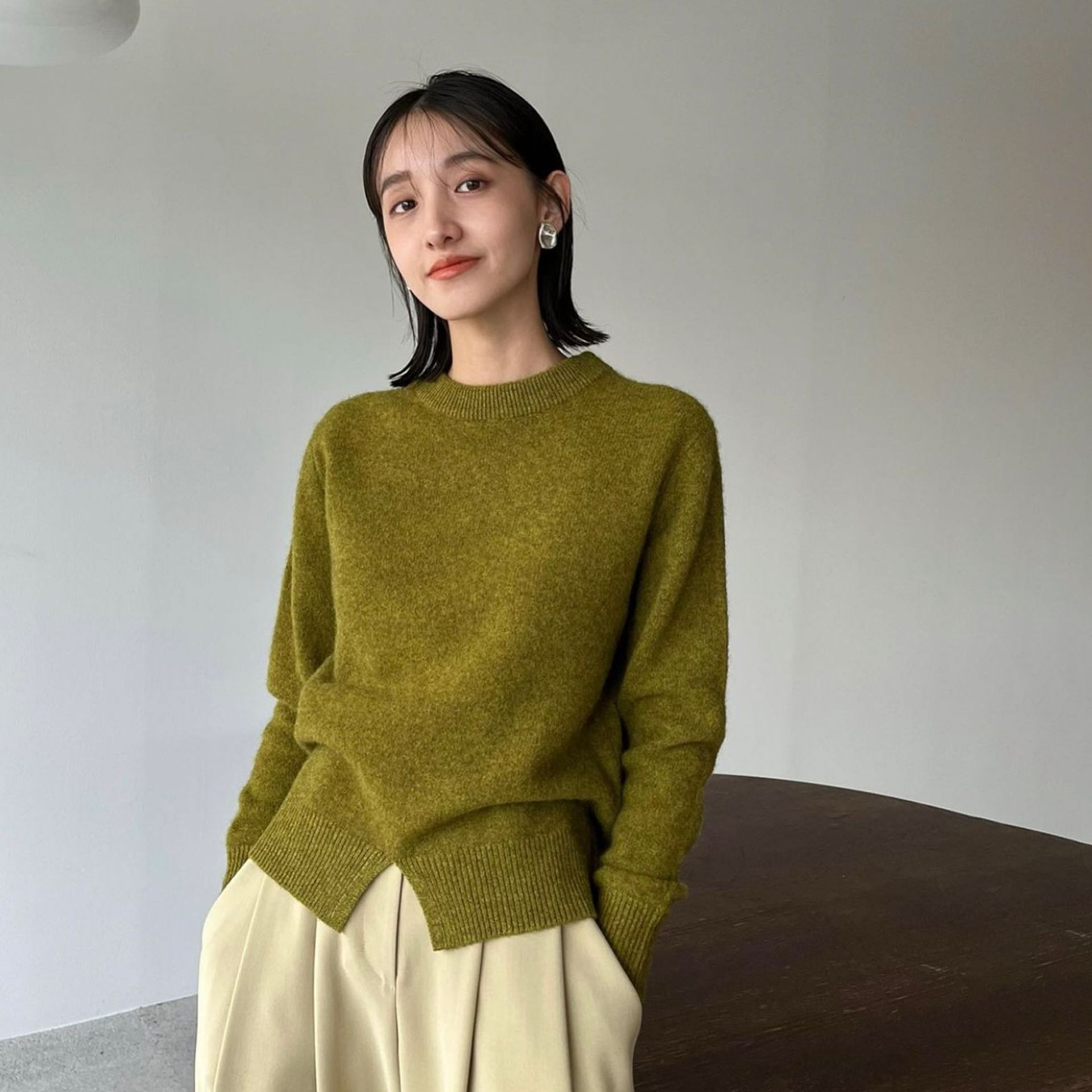 Solid color woolen cashmere demi-season sweater
