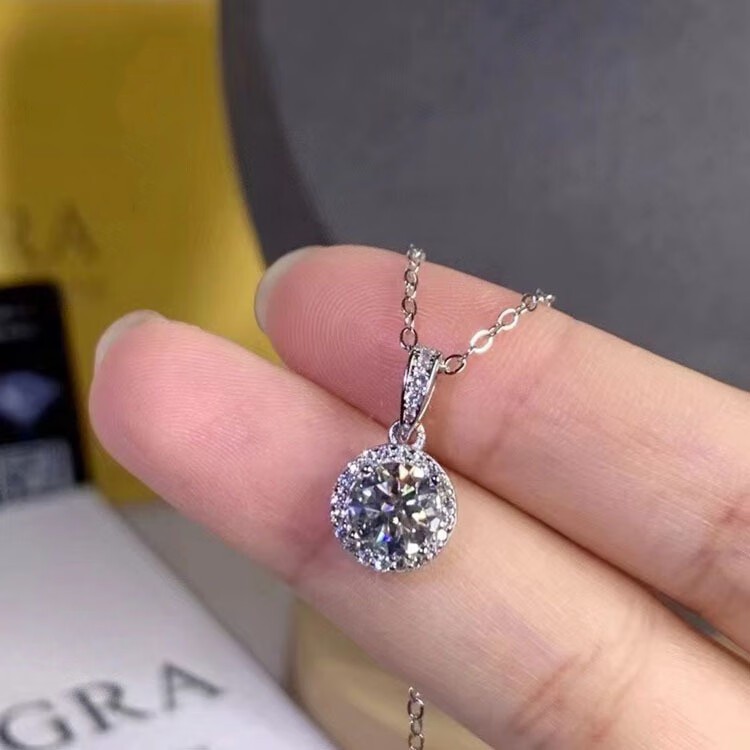 1 Piece Quantity Casual, Date, Tea Party Occasion 925 Sterling Silver Round Moissanite Zircon Pendant Necklace