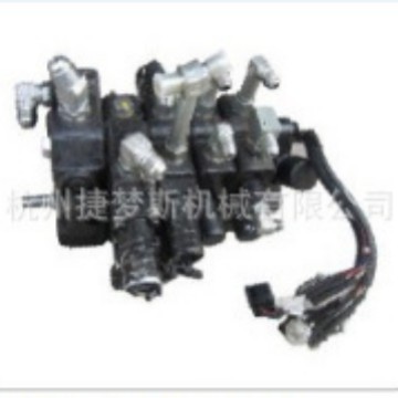 8FD30 叉车 多路阀  67630-31081-71