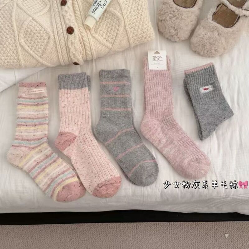 Winter coffee-colored heart-patterned striped polka dot mid-calf socks, vintage versatile Korean-style ins floral college-style slouch socks Winter coffee-colored heart-patterned striped polka dot mid-calf socks, vintage versatile Korean-style ins floral college-style slouch socks