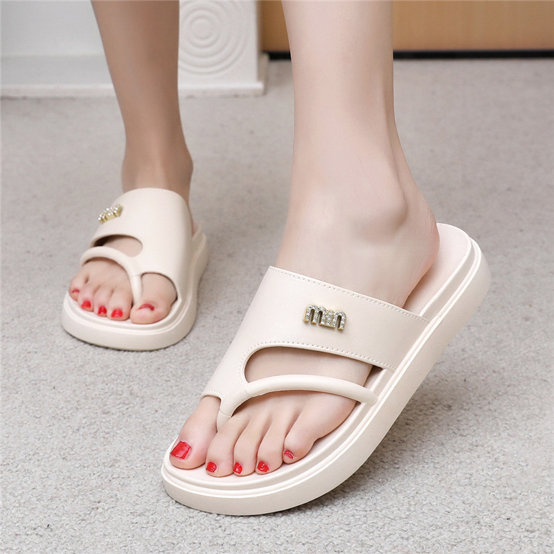 2025 Summer New Beach Shoes Women's Fashionable Thong Flip-Flops Non-Slip Platform Women's Outwear French Style Sandals Stylish