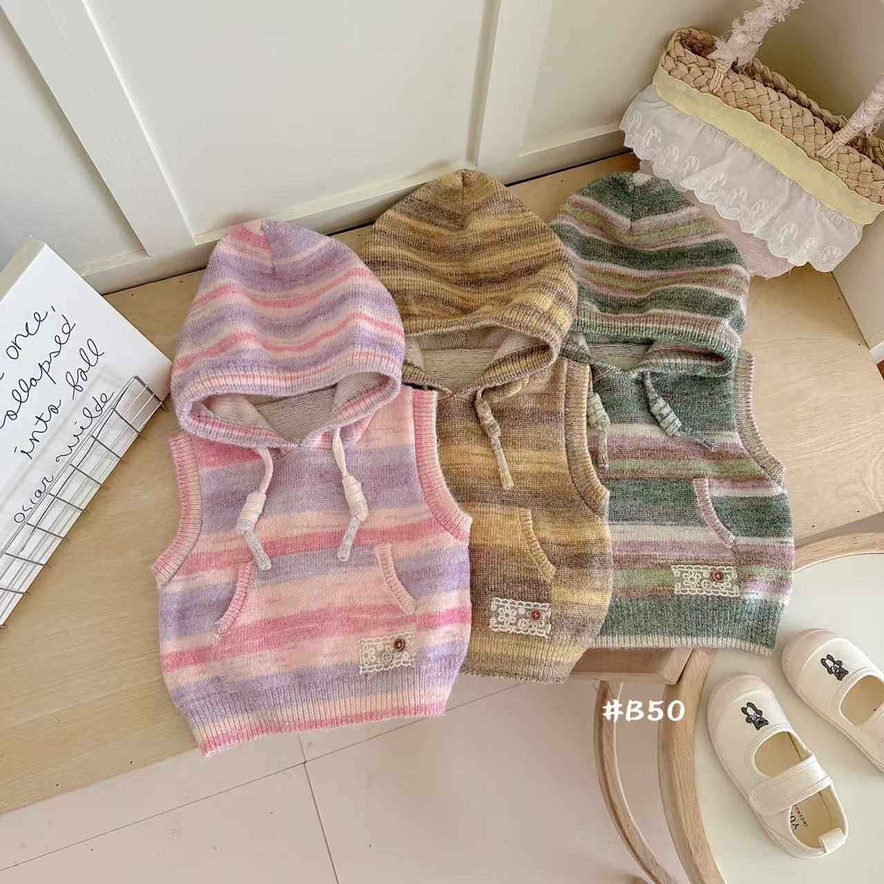 儿童毛衣背心2025秋季新款条纹戴帽口袋针织马甲 一件代发