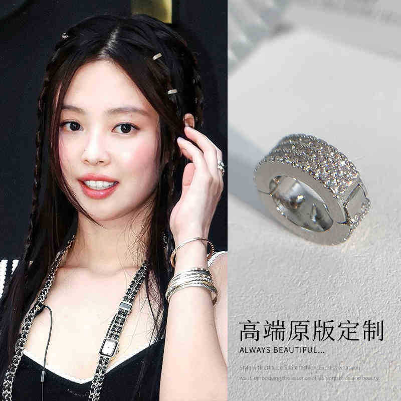 Jennieの同じタイプの金属の銀色の丸い編みの髪は個性のヒップホップの甘い汚いお下げの髪の輪の髪飾りの女性を掛けます。|undefined