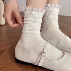 Mekki初秋新款袜子女韩系小花边镂空白色女袜无骨休闲中筒堆堆袜