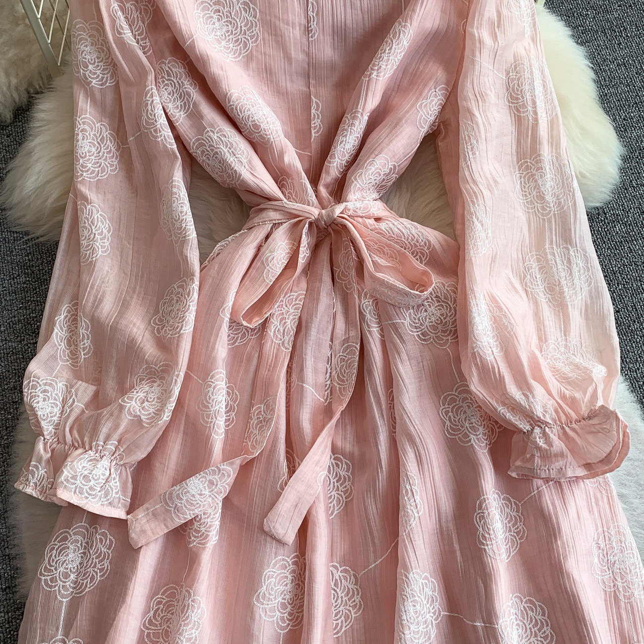 Women's plus Size Loose Fitting V Neck Dress Elegant Embroidered Knee Length Skirt 2026 New Style Gentle_ecoleips.com