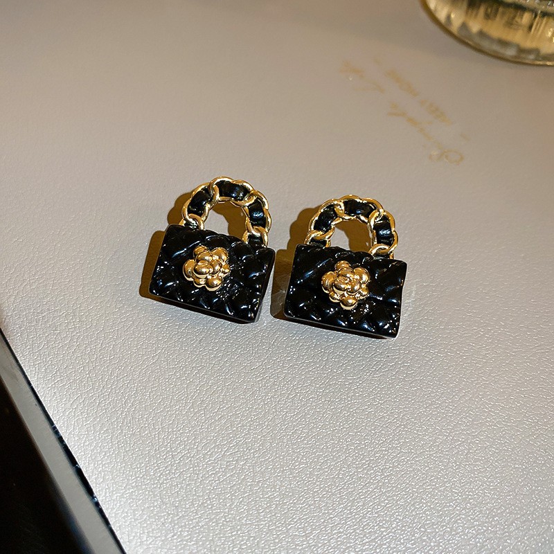 銀の針の黒色の水晶の項の幾何学のピアスの小さい大衆の百合のイヤリングのファッションの気質の軽くて豪華な高級感の耳飾りの卸売り