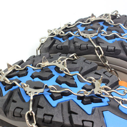 Outdoor 10-Tooth Stainless Steel Ice Grips Anti-Slip Shoe Covers with Snow Claws—Universal Size for Hiking, Fishing, and Use on Snow, Mud, or Icy Surfaces