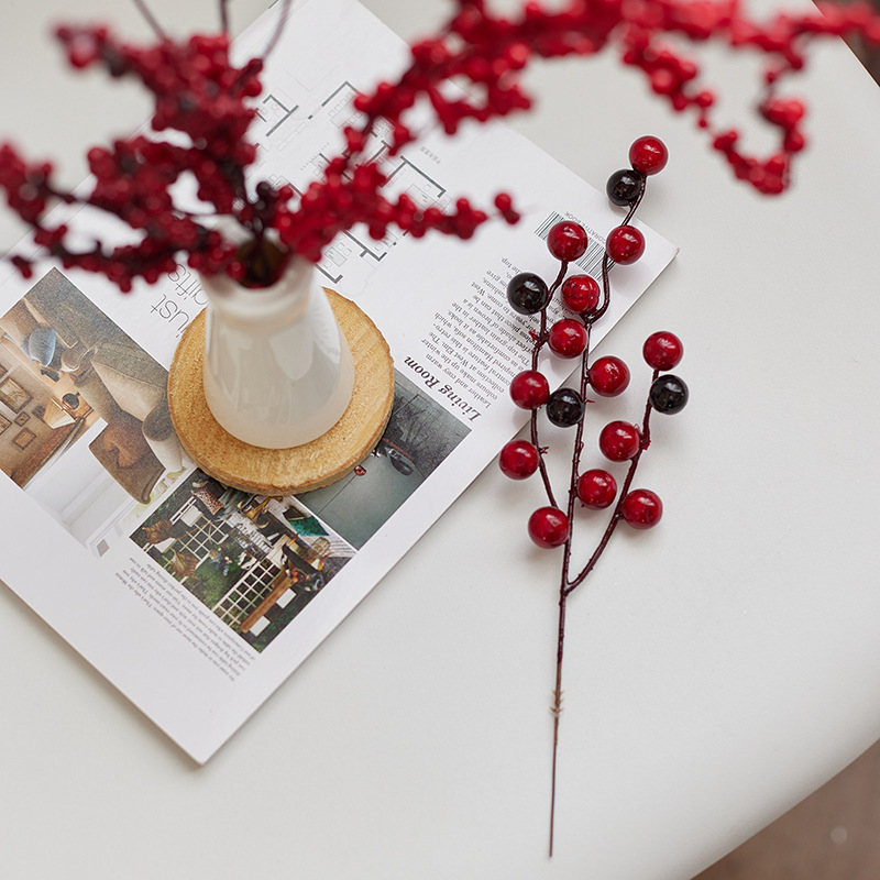 Nuevos productos transfronterizos enchufe de fruta roja simulación espuma fruta roja decoración de árbol de Navidad enchufe colgante decoración de Navidad