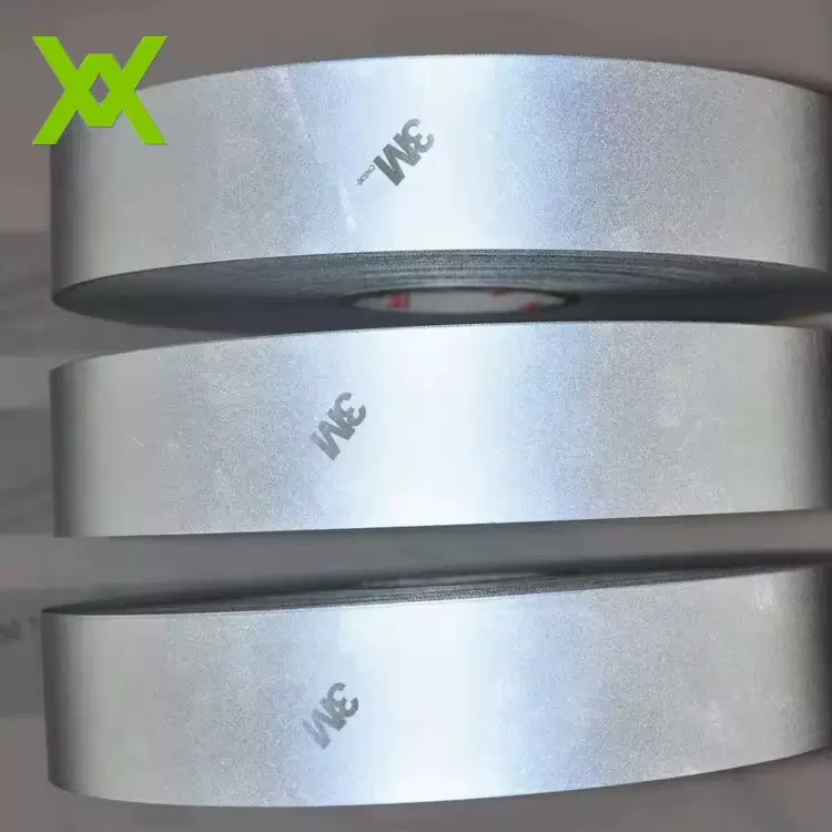 银灰色高亮度反光材料耐刮擦水洗性能好亮银2925反光布