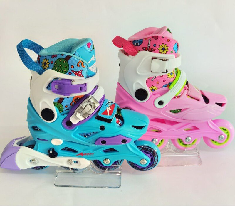 Roller skating into the school children roller skating training high quality roller skates