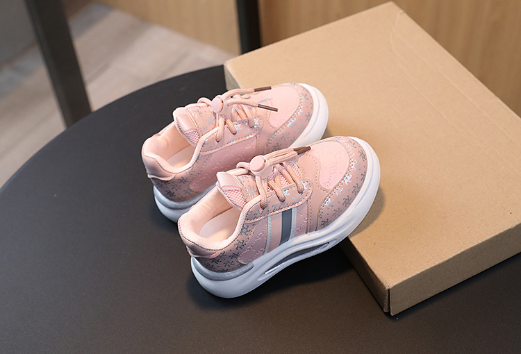 Nuove scarpe sportive per bambini in pelle Board Primavera e autunno Vendite dirette in fabbrica Spot Commercio estero_voghion.com