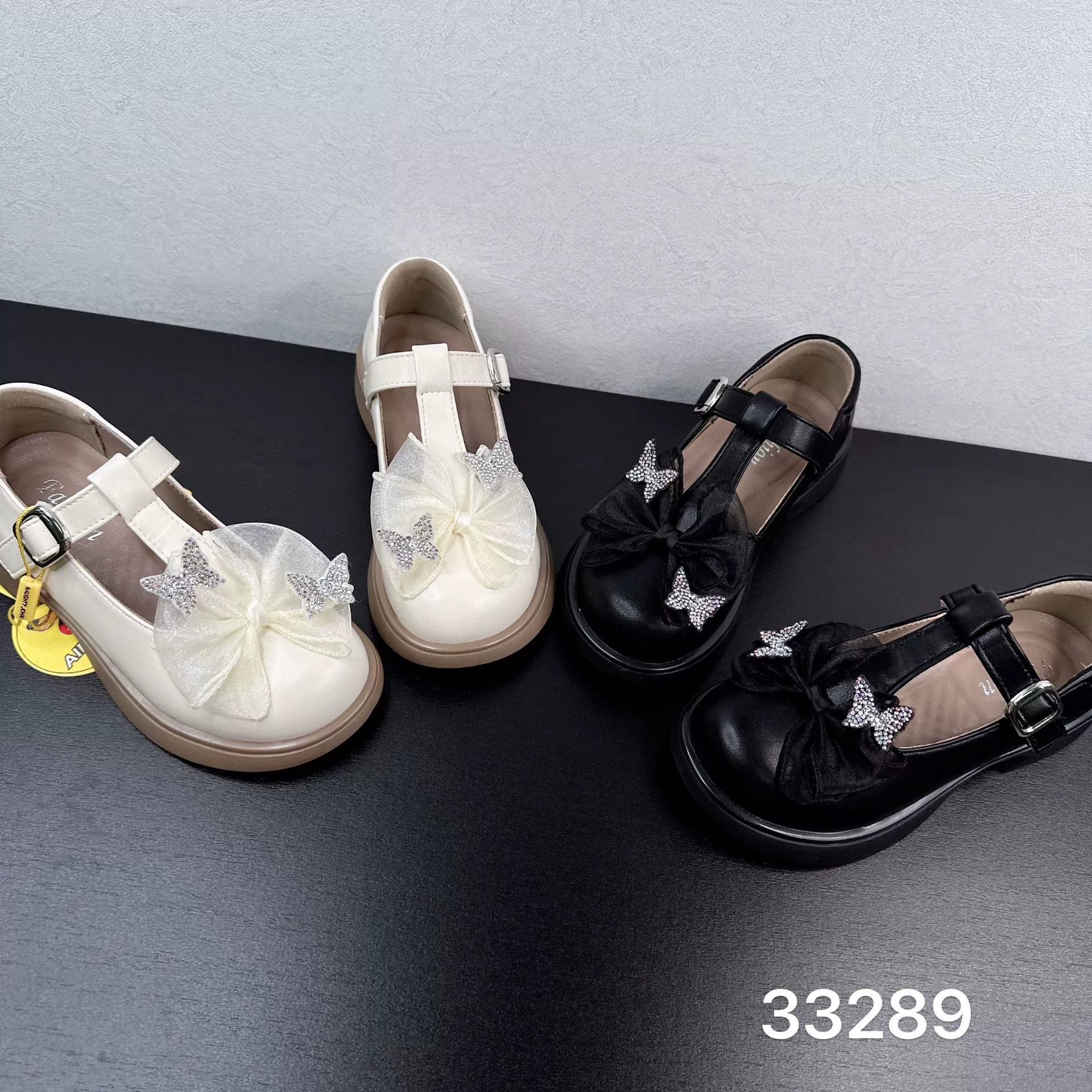33289 Детские кожаные туфли для девочек, осень 2025, новые, мягкая подошва, модные с жемчужным бантом, удобные для любого образа, туфли принцессы