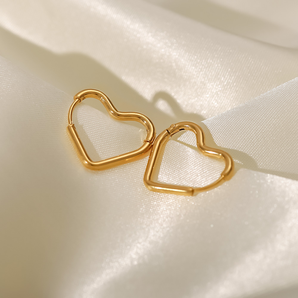 Romantic Heart Shape Stainless Steel Earrings Gold Plated Stainless Steel Earrings display picture 1