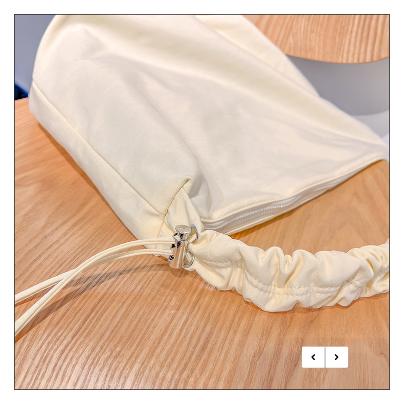 A new large-capacity women's single-shoulder bag with cross-border fashion and simplicity, a fresh and artistic crossbody bag, and a student commuting bag undefined