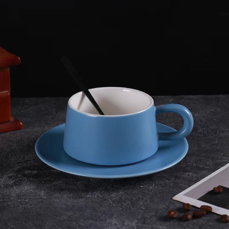 (azul mate) 1 taza 1 plato 1 cuchara negra