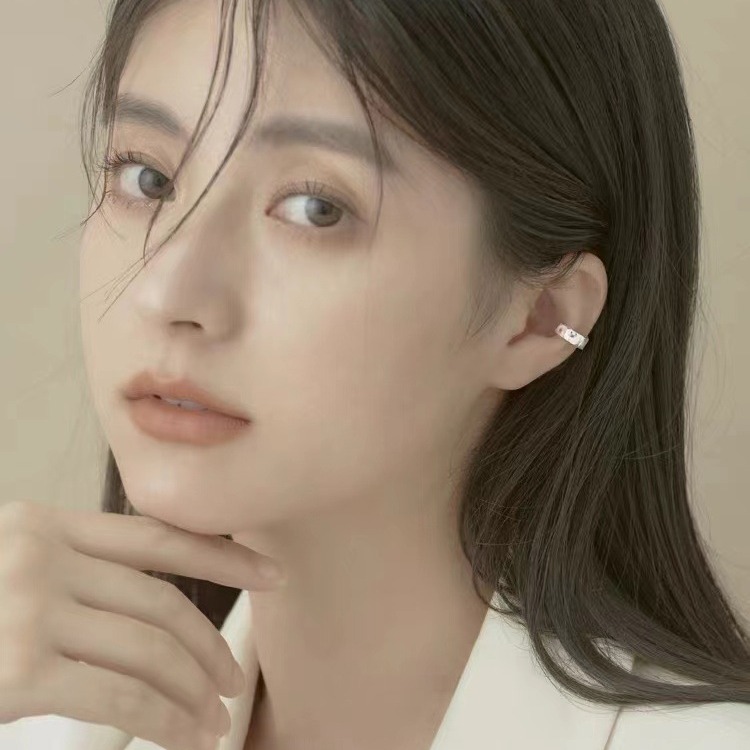 925 sin orejas perforadas pellizco de plata esterlina de bienestar clip de hueso de oreja de cara ancha femenina Pendientes de viento frío Pendientes de ins