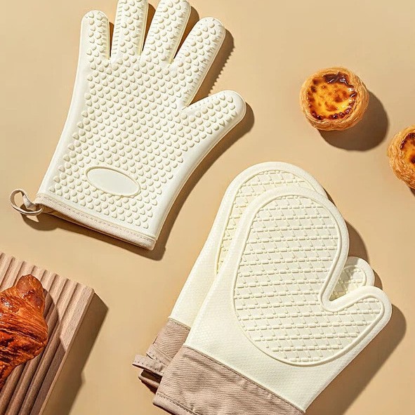 Silicone and Cotton Microwave Oven Thickened Kitchen Baking Anti-Scalding Gloves Pot Holder Kitchen High Temperature Resistant Heat Insulation Gloves Silicone and Cotton Microwave Oven Thickened Kitchen Baking Anti-Scalding Gloves Pot Holder Kitchen High Temperature Resistant Heat Insulation Gloves