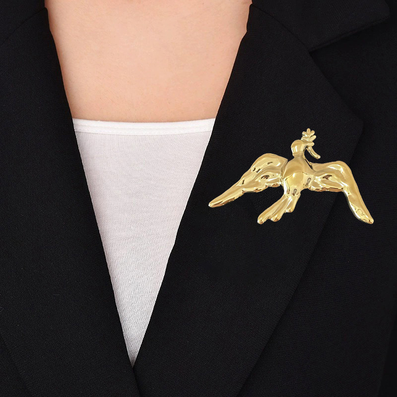 French Retro Niche Light Luxury Peace Dove Olive Branch Brooch Simple Fashion Temperament Lapel Pin Suit Accessory