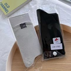 SD2189-57豎條中筒襪薄款四季襪M字母潮流女襪堆堆襪黑白休閒襪子