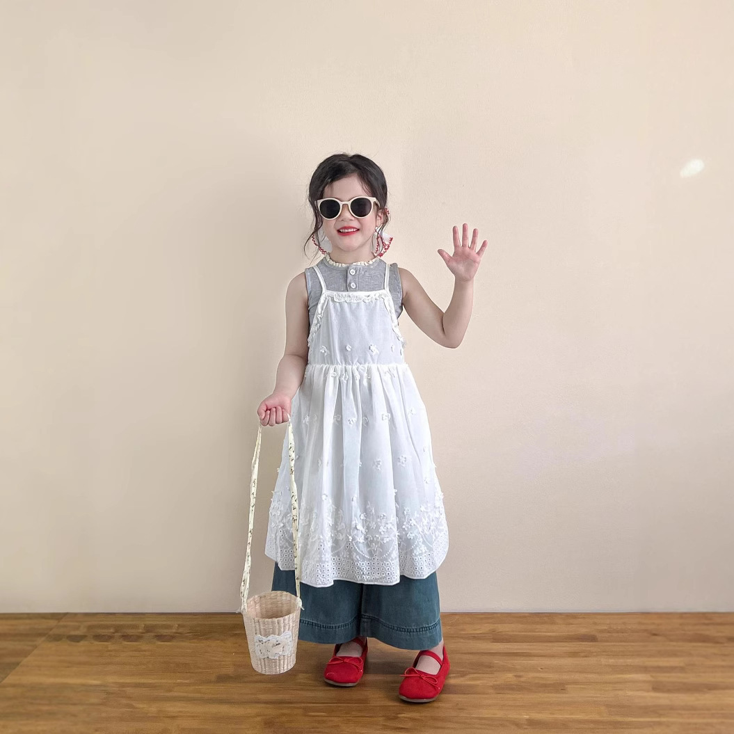 Girls' Summer Layered Outfit with Heavy 3D Floral White Camisole Dress + Gray Lace Tank Top + Denim Wide-Leg Pants