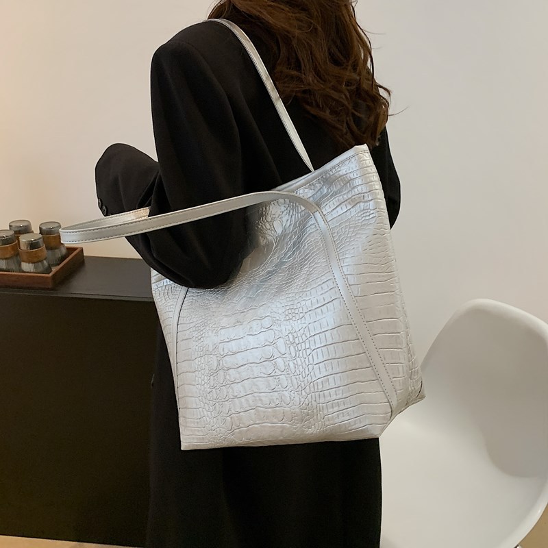 2024 bolso retro de mujer nueva gran capacidad cocodrilo estampado bolso de hombro de viaje de alta calidad