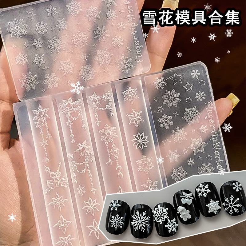 Nail Art Snowflake Molds in Various Sizes, Snowflakes, Christmas Snowmen, Gingerbread, Christmas Trees, Lace Nail Decorations Tools