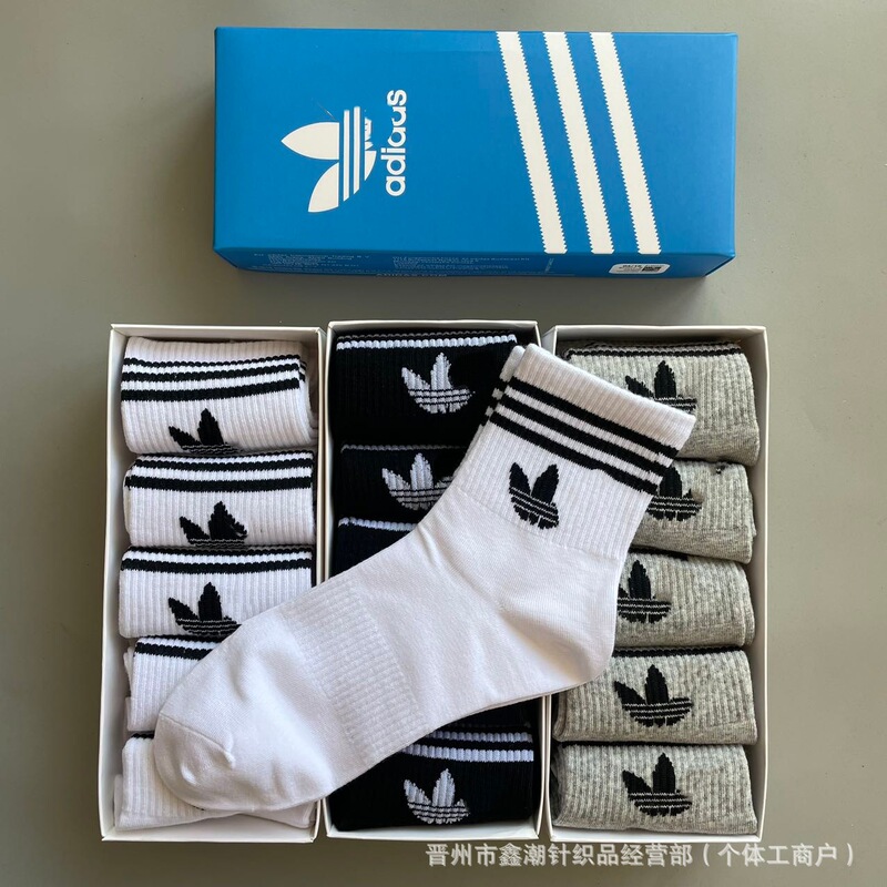 Adidas Trefoil Socks for Men and Women, Lettered Cotton Socks, Mid-Tube Cotton Socks, European and American Style, Blue and Red Crown, Trendy Military Brand Sports Socks Adidas Trefoil Socks for Men and Women, Lettered Cotton Socks, Mid-Tube Cotton Socks, European and American Style, Blue and Red Crown, Trendy Military Brand Sports Socks