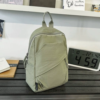 斜挎包女生防水轻便胸包大容量学生手提休闲登山包单肩包小背包男