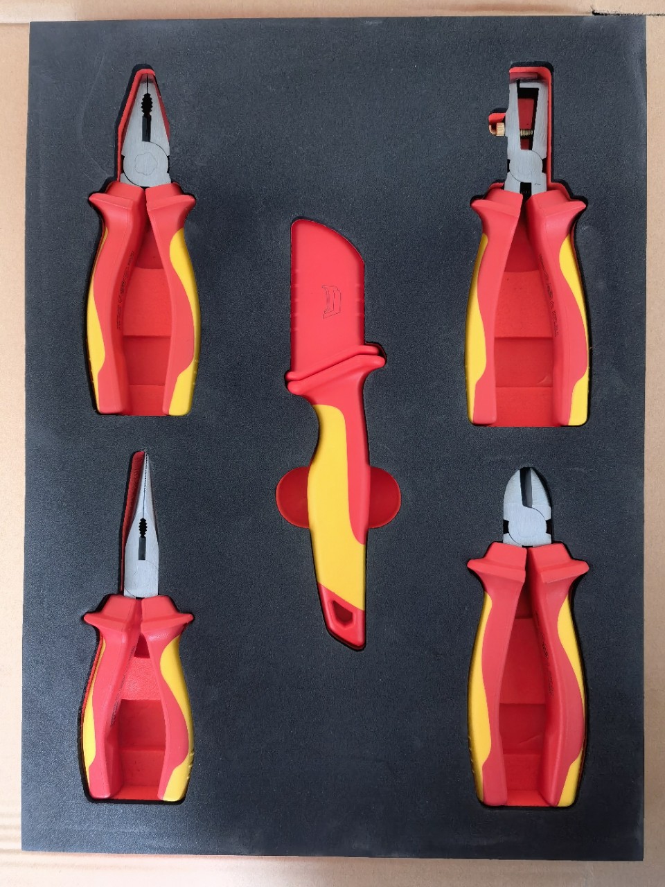 家用组合工具组套工具车绝缘钳子钢丝钳尖嘴钳斜口钳剥线钳绝缘刀