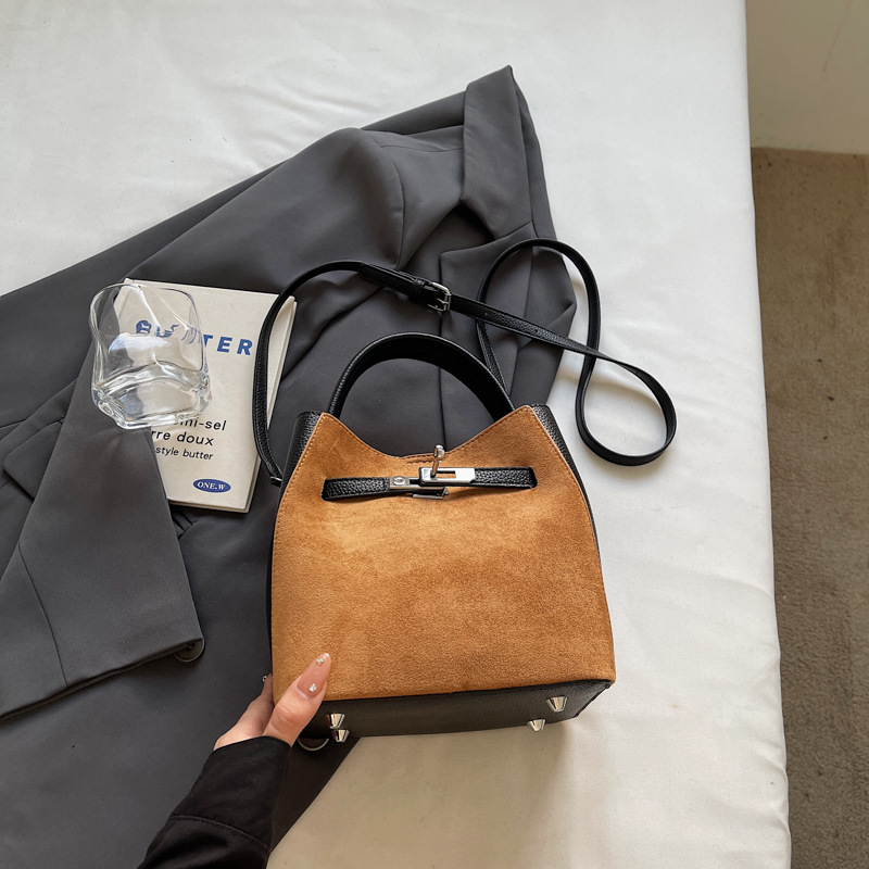 Versatile Suede Vintage Minimalist Bucket Bag 2026 New Fashion Autumn/Winter Trendy Women's Shoulder And Crossbody Bag - Thumbnail 7