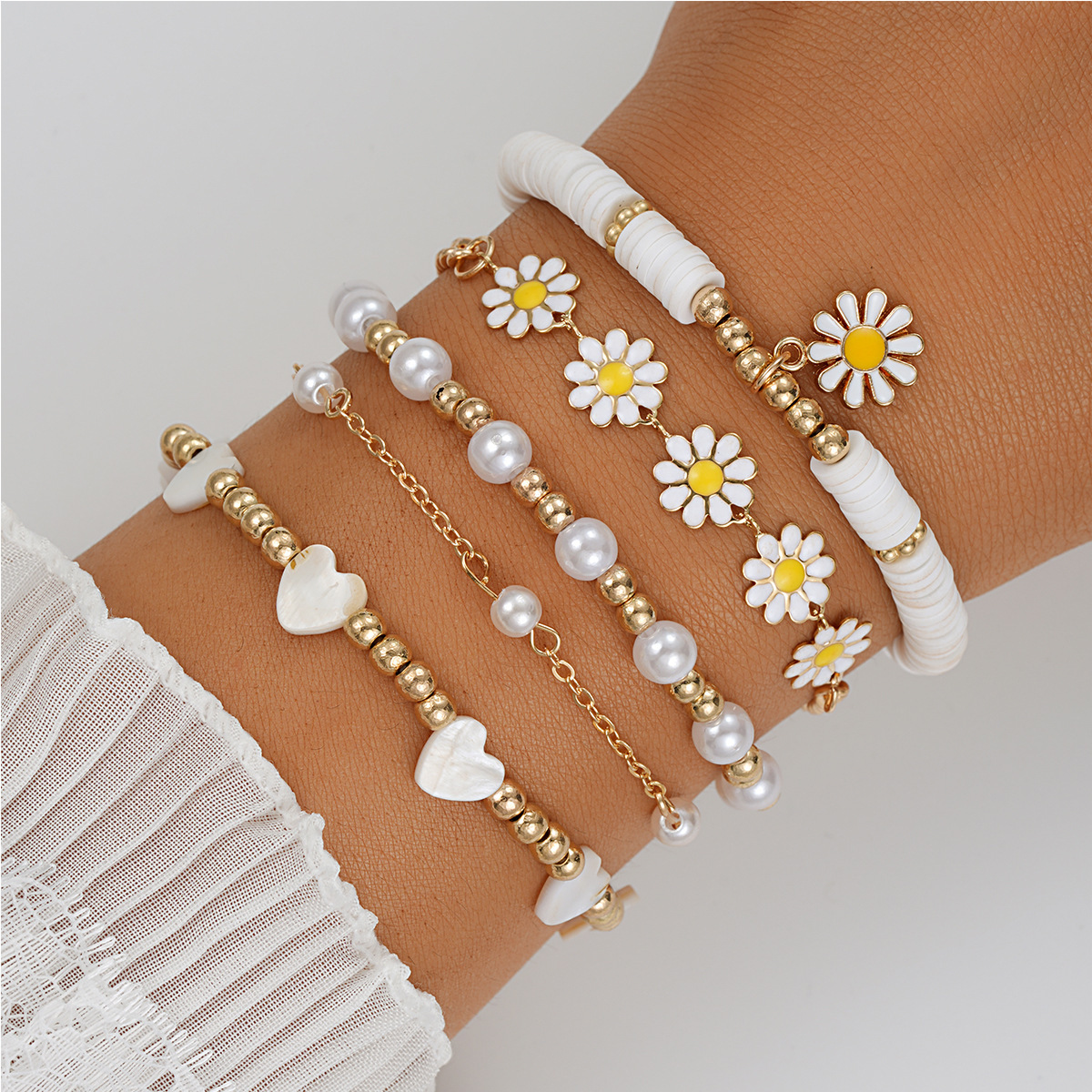 Wholesale Jewelry Pastoral Flower Daisy Alloy Pearl Beaded Wristband Bracelets display picture 3