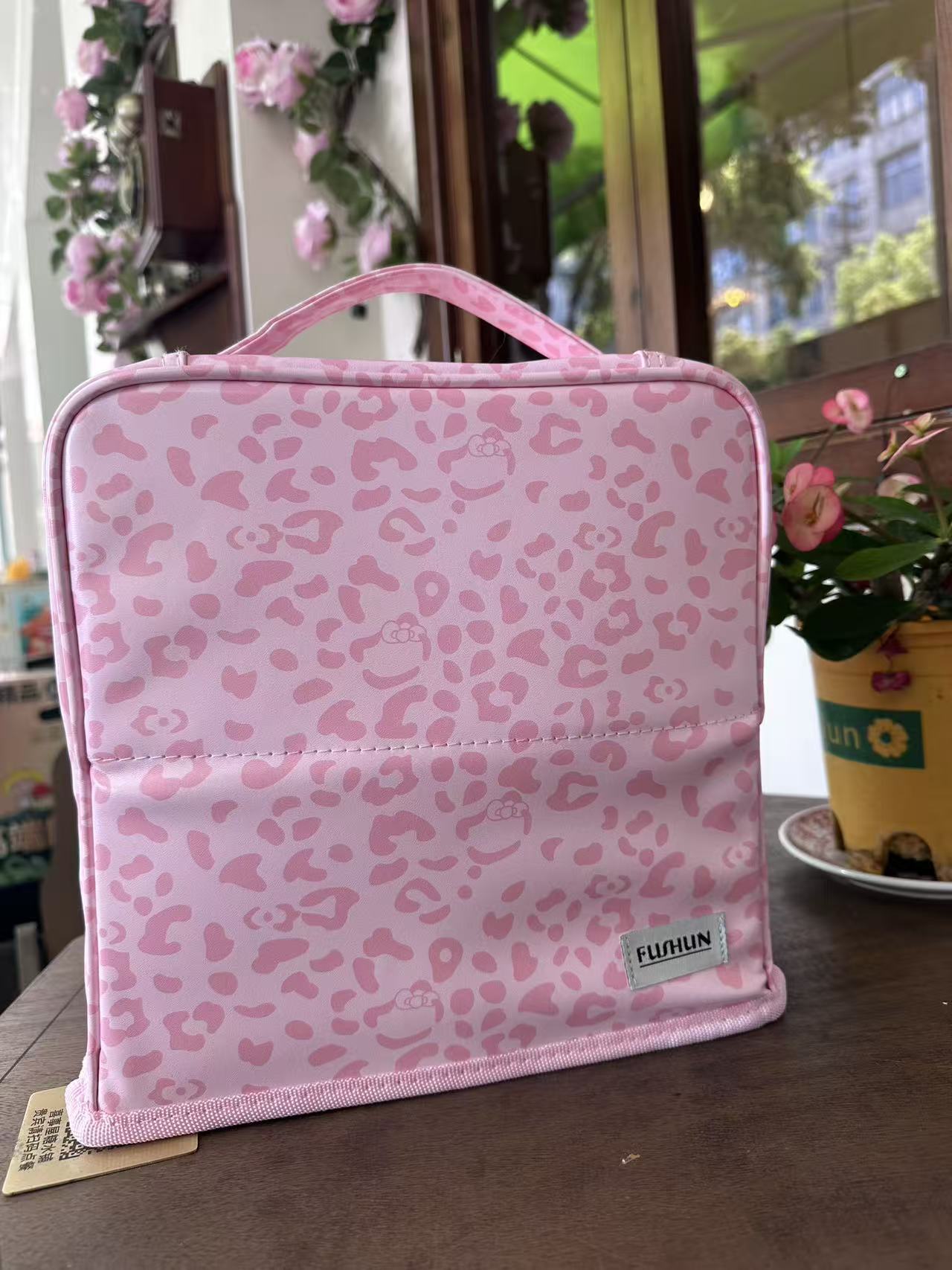 Bolsas de maquillaje de gran capacidad portátiles verticales para mujeres pueden colgar una maleta con espejo pu cruz de bolsas impermeables de mujeres bolsa de almacenamiento