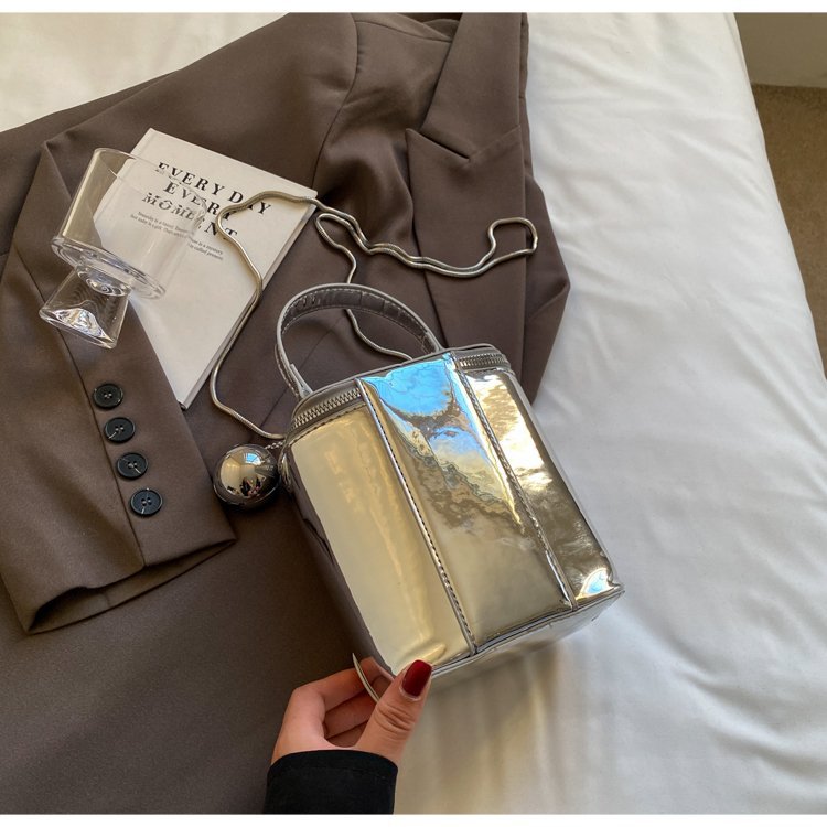 Exquisite fashionable handbag for women, new stylish high gloss solid color shoulder bag, high-quality and versatile_voghion.com